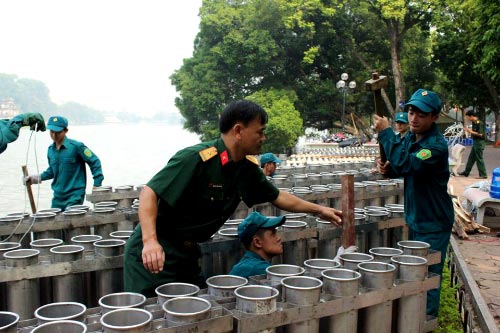 21h tối nay, pháo hoa nở bung trên bầu trời Hà Nội