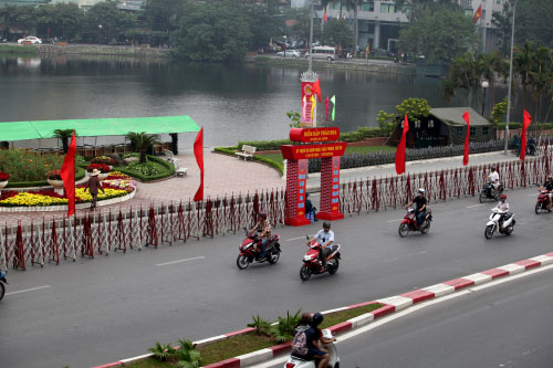 21h tối nay, pháo hoa nở bung trên bầu trời Hà Nội