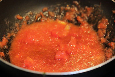 Bắp cải cuộn thịt sốt cà chua