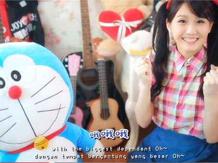 Hot girl 17 tuổi hát cùng Doraemon khiến các boys 'xin chết'