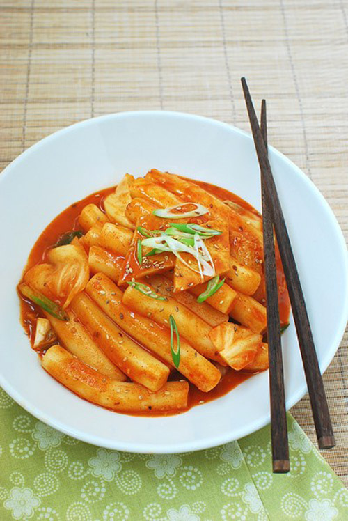 Xào bánh gạo Tteokbokki cay cay ấm bụng