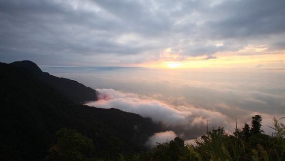 Ngỡ ngàng 'biển' mây tuyệt đẹp ở Việt Nam