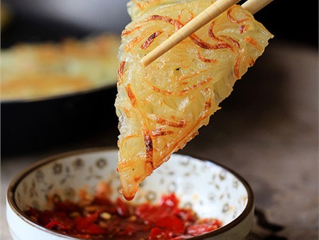 Làm bánh pancake khoai tây chỉ trong 15 phút