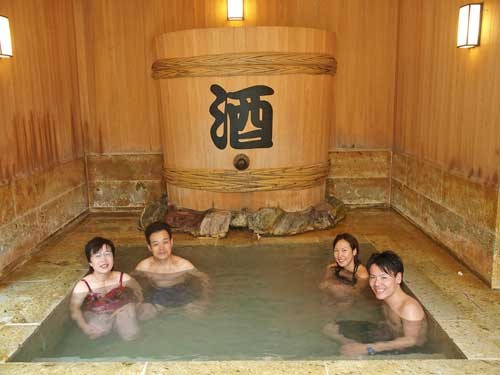 Những kiểu tắm thú vị và độc đáo chỉ có ở Nhật