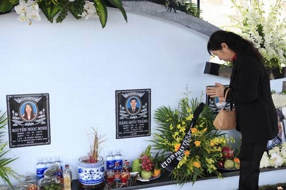 3 mẹ con tử nạn trong vụ MH17 về nghĩa trang ở Hòa Bình