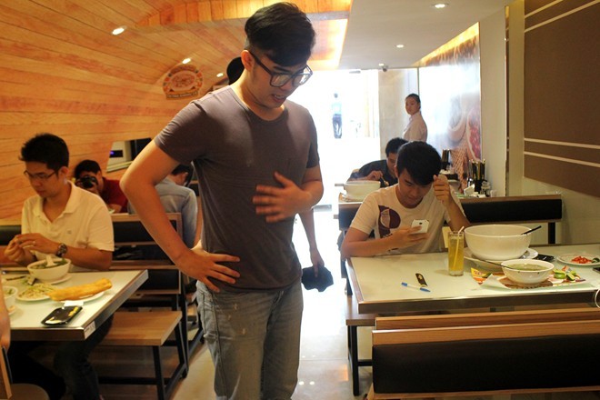 Nhà hàng thi ăn phở khổng lồ ở Sài Gòn bị tố tung tiểu xảo