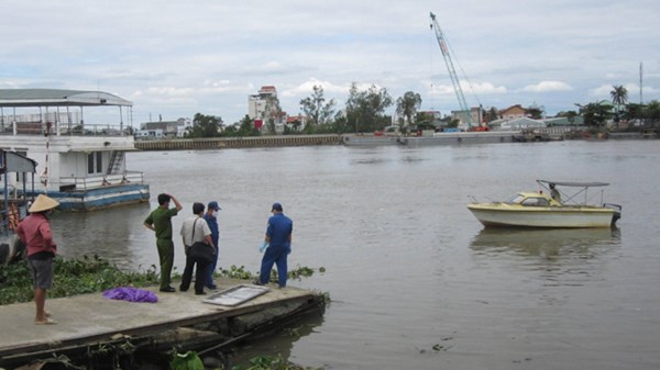 Phát hiện thi thể người nước ngoài trên sông Sài Gòn