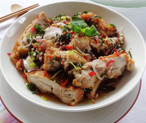 Salad gà cay cả ngày ngon miệng