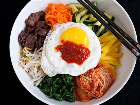 Bibimbap: Món cơm trộn ngon mê của người Hàn