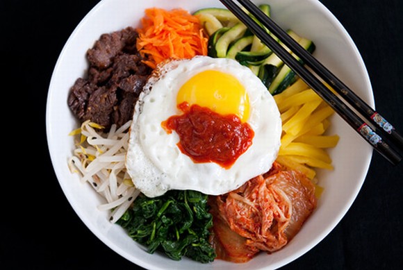 Bibimbap: Món cơm trộn ngon mê của người Hàn