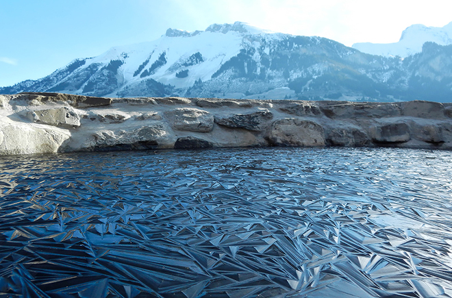 Vẻ đẹp lạnh giá của những hồ nước bị đóng băng