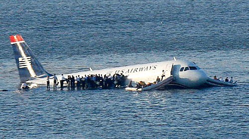 Những vụ thoát chết thần kỳ từ tai nạn máy bay