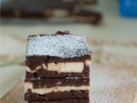 Bánh chocolate kẹp phô mai thơm mềm hấp dẫn