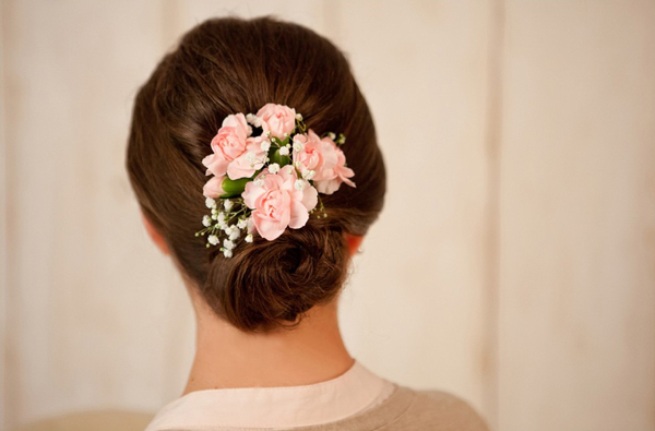 Hướng dẫn cô dâu búi tóc hoa hồng xinh xinh