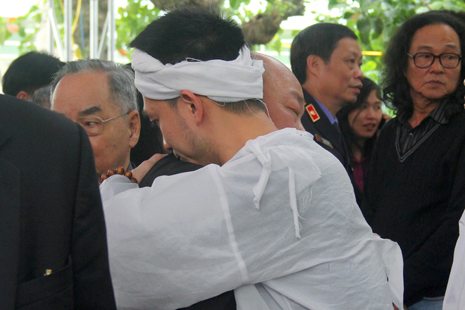 Dòng người chen chân trong lễ truy điệu ông Nguyễn Bá Thanh
