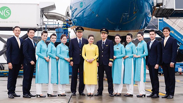 Cận cảnh đồng phục mới của tiếp viên Vietnam Airlines trên các chuyến bay thử nghiệm