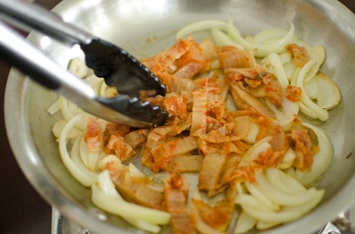Kết hợp Á-Âu với công thức spaghetti kimchi ngon lành