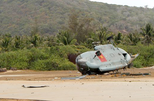 Trực thăng rơi ở đảo Phú Quý, nhiều người bị thương