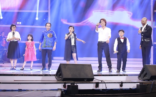 Cậu bé “Thị Mầu” òa khóc khi đăng quang VN's got talent