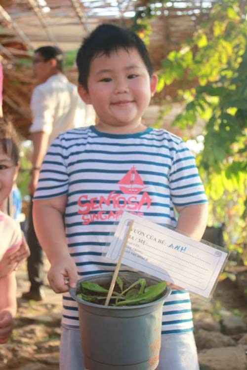 Bỏ 650.000 đồng/tháng, cha mẹ Sài Gòn cho con làm nông dân     