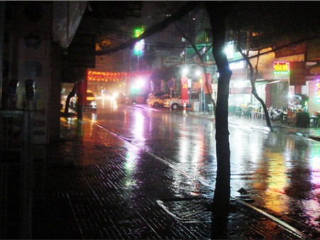 Hai đêm mưa, Sài Gòn đã vào mùa mưa?