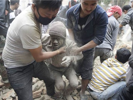 Động đất kinh hoàng ở Nepal: Hơn 1.457 người chết