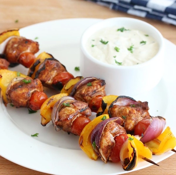 Gà nướng kabob kiểu Ma-rốc cay thơm phát thèm