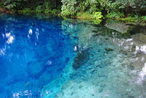 Tan chảy trước vẻ đẹp của hồ bơi tự nhiên hot nhất thế giới