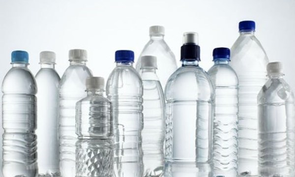 Vì sao dùng lại vỏ nước đóng chai gây độc cơ thể?