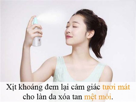 Xịt khoáng đúng cách để làn da tươi trẻ