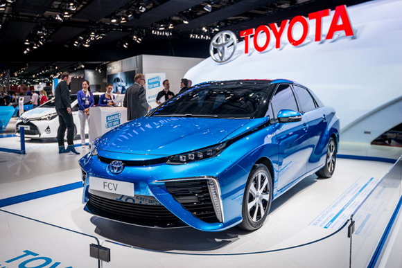 Toyota là hãng ô tô 'cao giá' nhất thế giới năm 2015