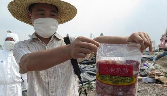 Đột nhập kho thịt thối đông lạnh khổng lồ nhiều năm tại Trung Quốc