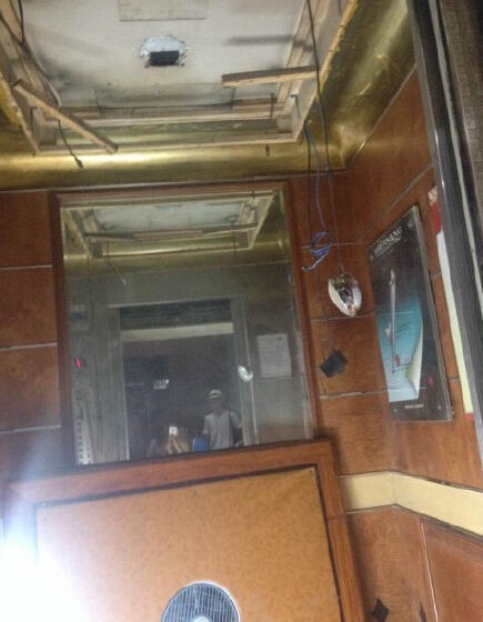 Trung Quốc: Kinh hoàng thang máy rơi tự do từ tầng 27 xuống tầng 1