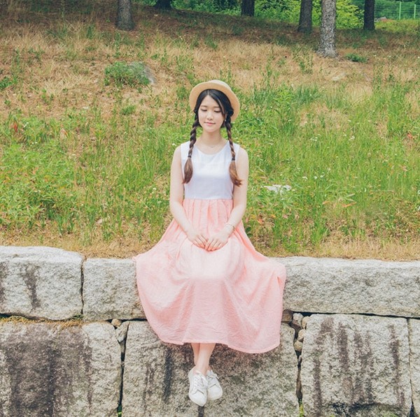 Giới trẻ Hàn đồng loạt lăng xê hanbok cách điệu thành "hot trend"