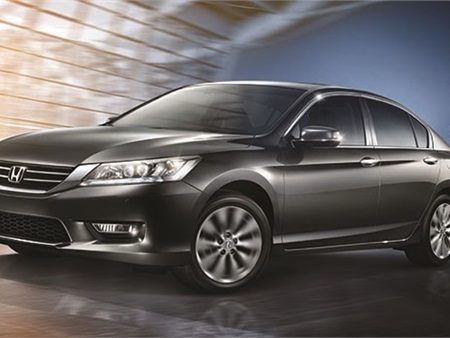 Honda Việt Nam bất ngờ công bố giá Accord 2015