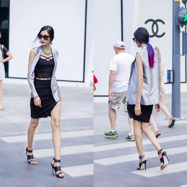 Angela Phương Trinh diện "street style" xẻ tứ tung tới sân bay