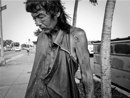 Nữ nhiếp ảnh gia phát hiện cha là người vô gia cư trong lúc đang tác nghiệp