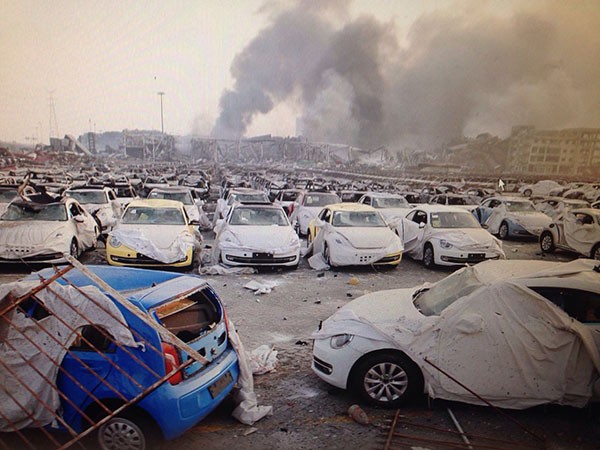 1.000 ôtô bị thiêu rụi trong vụ nổ ở Trung Quốc