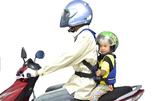 Vị trí ngồi xe an toàn và nguy hiểm nhất cho trẻ nhỏ