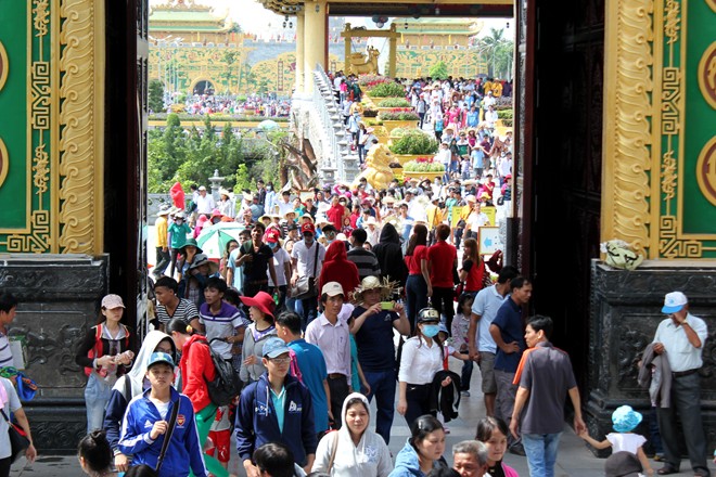 Hàng nghìn người chen nhau ngày Đại Nam miễn phí vé
