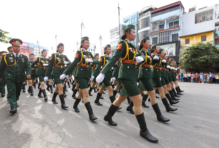 Ngắm nữ quân nhân xinh đẹp diễu binh ngày Quốc khánh