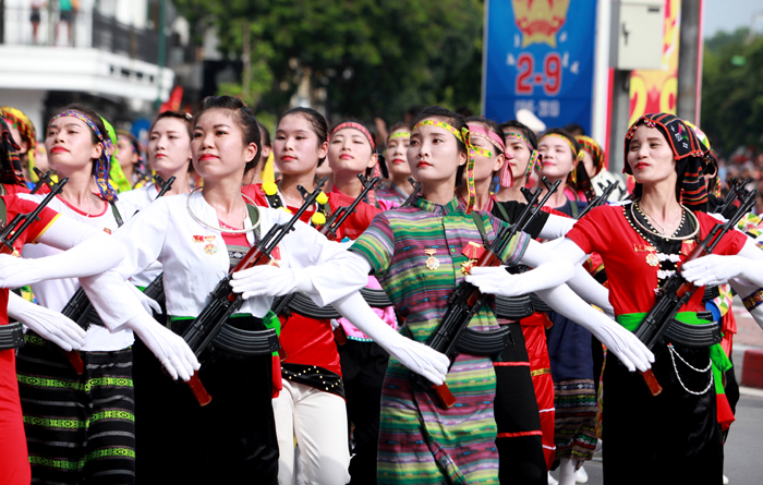 Ngắm nữ quân nhân xinh đẹp diễu binh ngày Quốc khánh