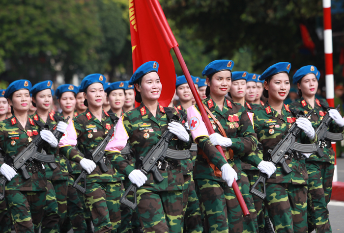 Ngắm nữ quân nhân xinh đẹp diễu binh ngày Quốc khánh