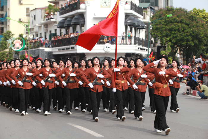 Ngắm nữ quân nhân xinh đẹp diễu binh ngày Quốc khánh