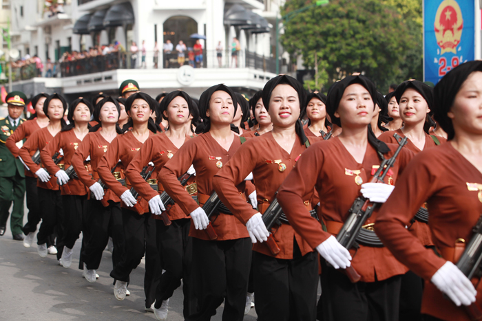 Ngắm nữ quân nhân xinh đẹp diễu binh ngày Quốc khánh