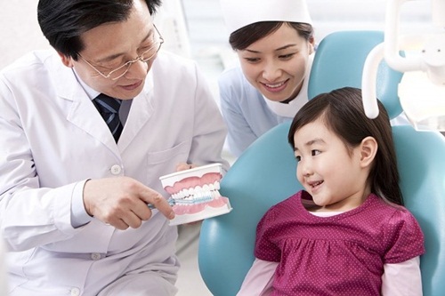 Chăm sóc răng sớm cho trẻ việc tốt không phải bố mẹ nào cũng biết