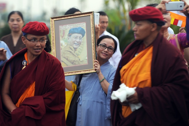 Hàng trăm Phật tử đón Pháp Vương Drukpa trở lại Việt Nam