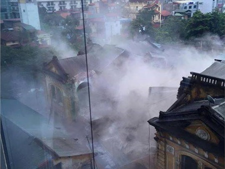 Hà Nội: Tòa nhà cổ số 109 Trần Hưng Đạo bất ngờ đổ sập, hàng trăm người hoảng loạn