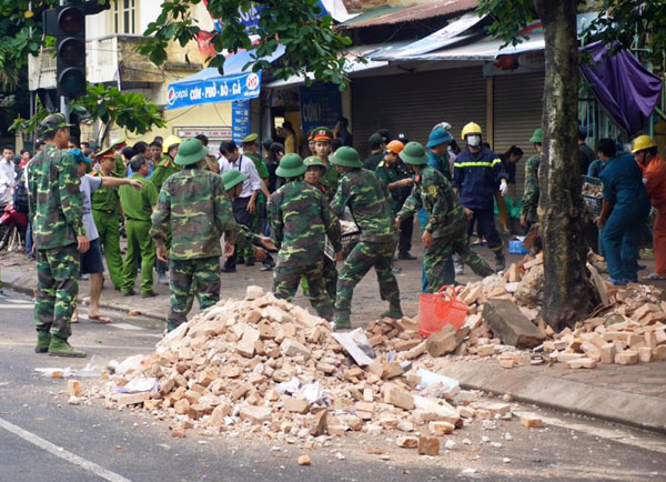Sập nhà cổ ở trung tâm Hà Nội, một người chết