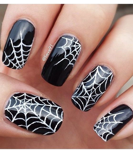 Những mẫu nail đẹp độc đáo cho ngày Halloween